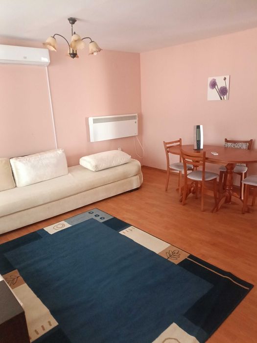 Дава се под наем Къща в с. Радинград, Област Разград - 176 кв.м за 550 € - Снимка #1
