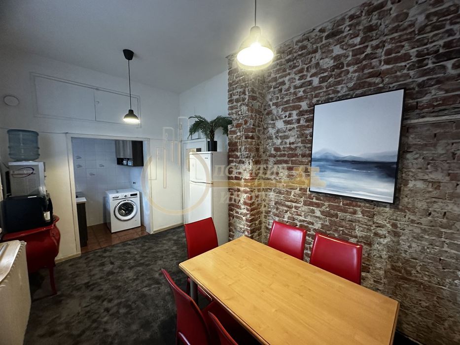 Дава се под наем Тристаен апартамент в София, Център - 120 кв.м за 1196.97 € - Снимка #10