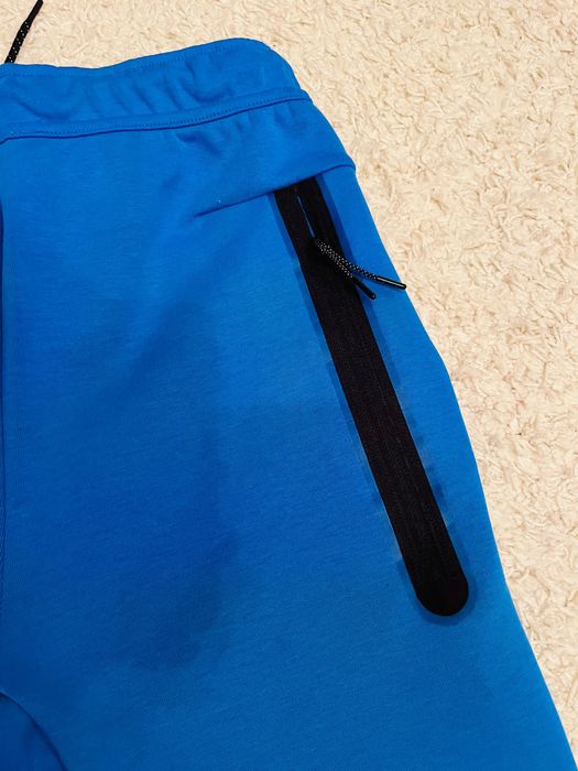 Pantaloni Nike Tech Fleece