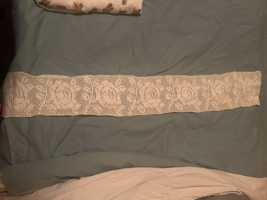 Старинно ръчно правени плетива, покривки, карета