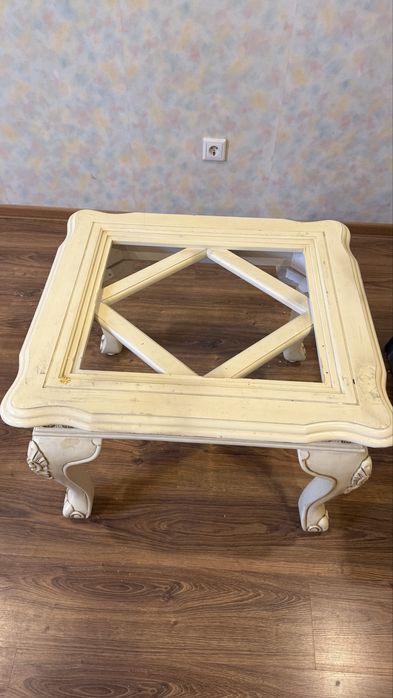 Столик журнальный