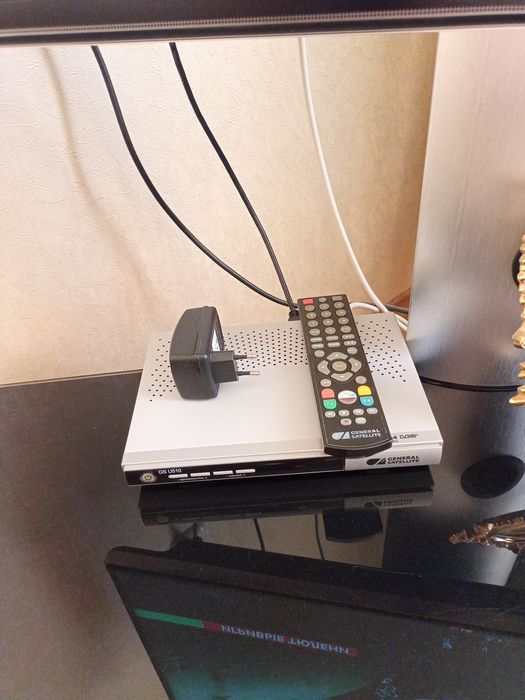 Спутник ТВ приставка