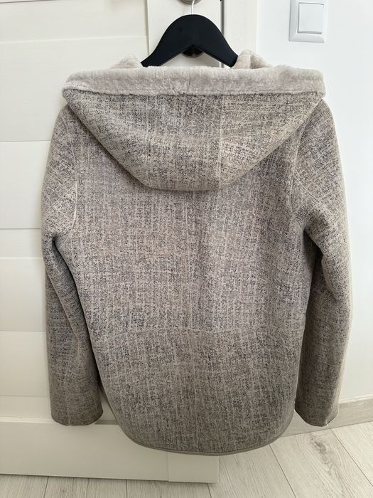 Haină de blană naturală  cu glugă – nouă, cu etichetă