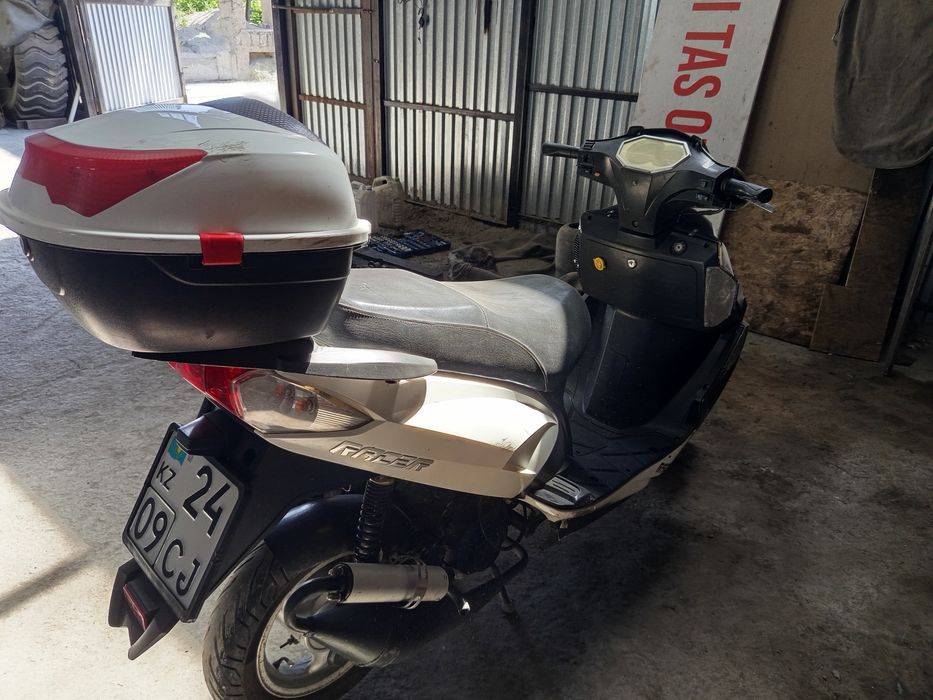 Продам Рейсер скутер за 200.000