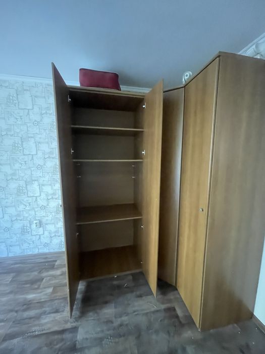 Продам шкаф в Отличном состояний!