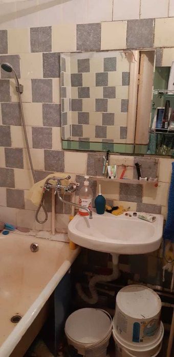 продам 3 ком квартиру на Азии