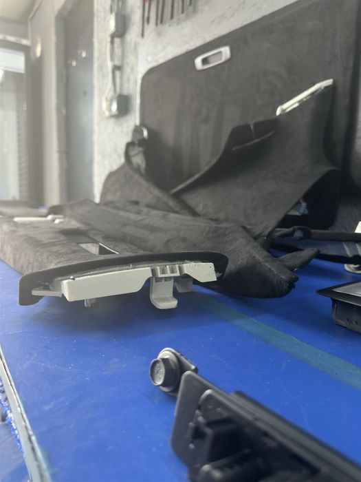 Retapitare plafon/stalpi/usi/trimuri alcantara/Alcantara/Textil/Stele