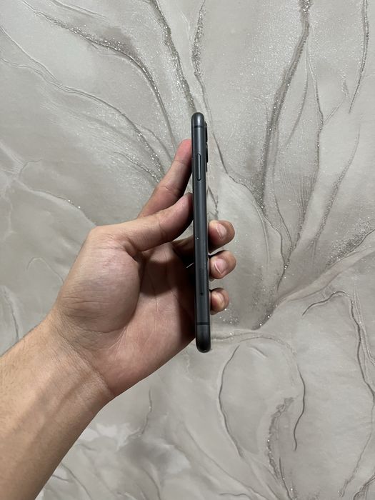 Продам iPhone 11 64gb в идеальном состоянии