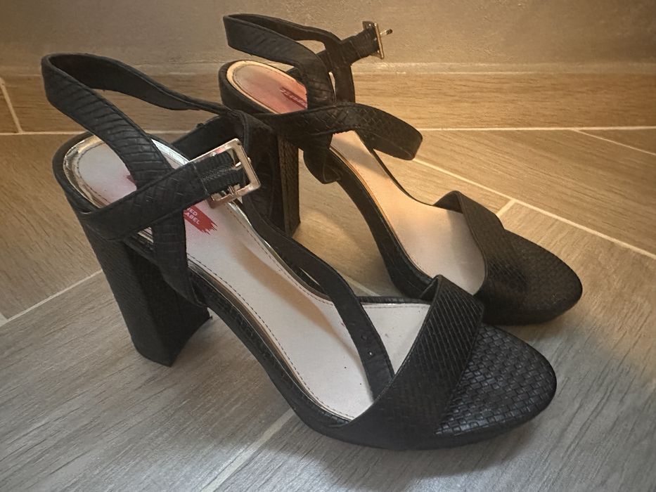 Сандали  BATA red label