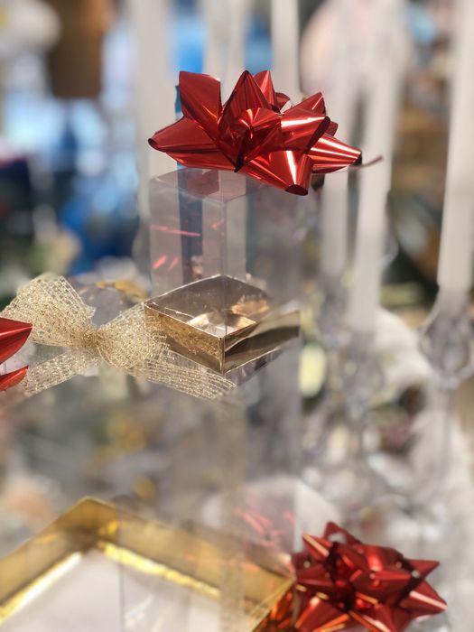 Кутии с цветя или балон за повод