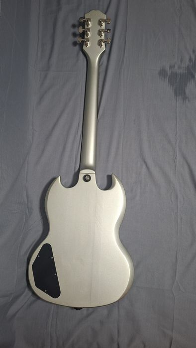 Продам Epiphone SG Standard Silver Mist
Гитара в идеальном состоянии,
