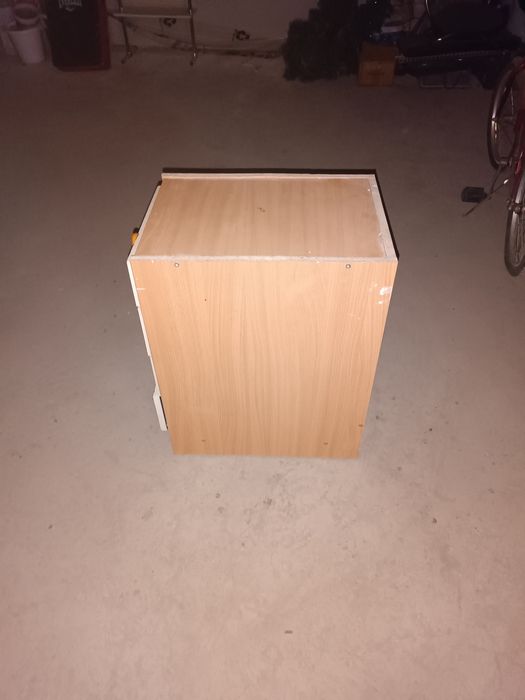 Продам Тумбу цена 1000 тенге