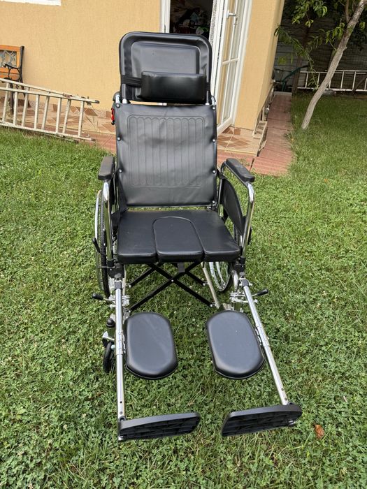 Vand scaun cu rotile pentru persoane  cu dizabilitati