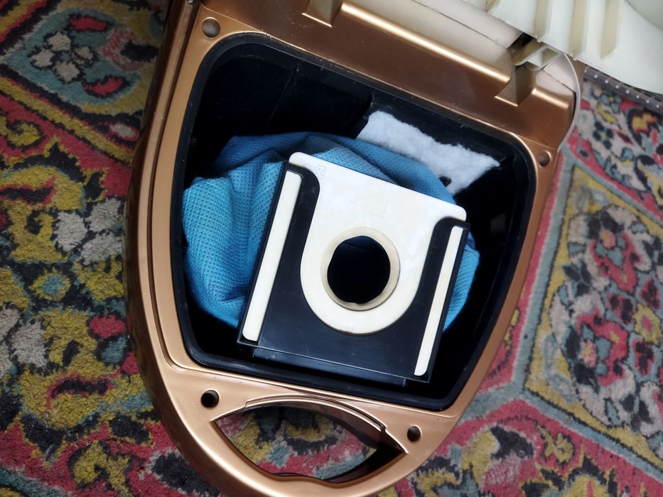 Пылесос ZASS 2200w