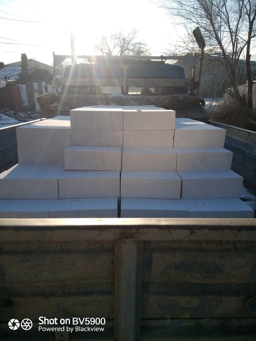 Силикатные кирпичи ( облицовочный)