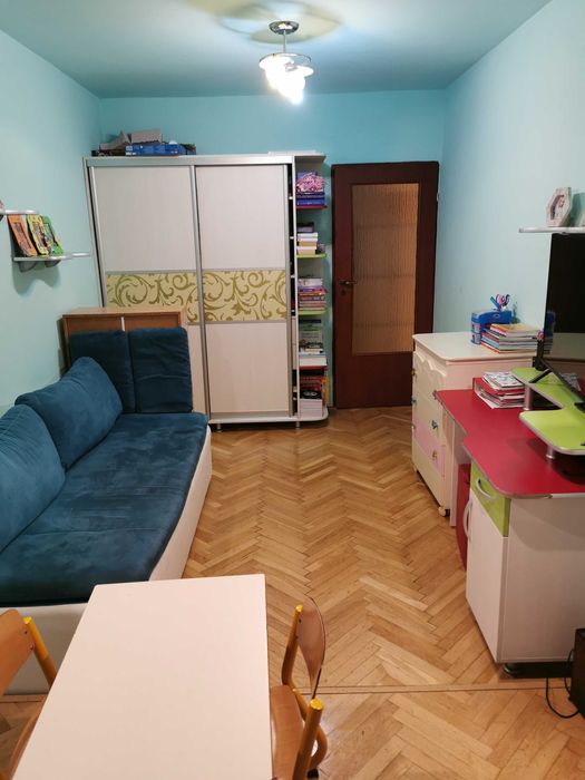 Apartament 4 camere langa Stadion cu garaj, beci si  loc parcare