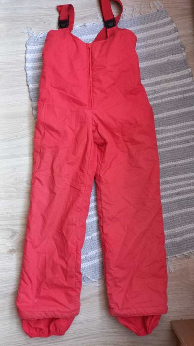 Последни бройки ски екипи,якета и долници  по 15лв за брой,разпродажба