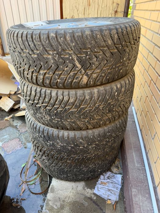 Продам зимние шины с дисками LX570 !