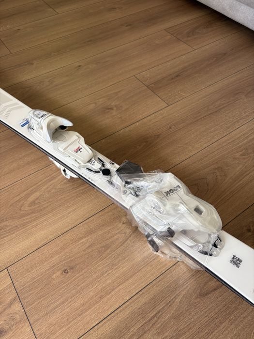 НОВИ Дамски Ски Rossignol Nova 7 с Автомати 156 см Радиус 11 м