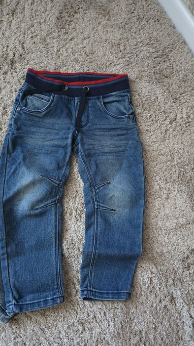 Продам детские джинсы