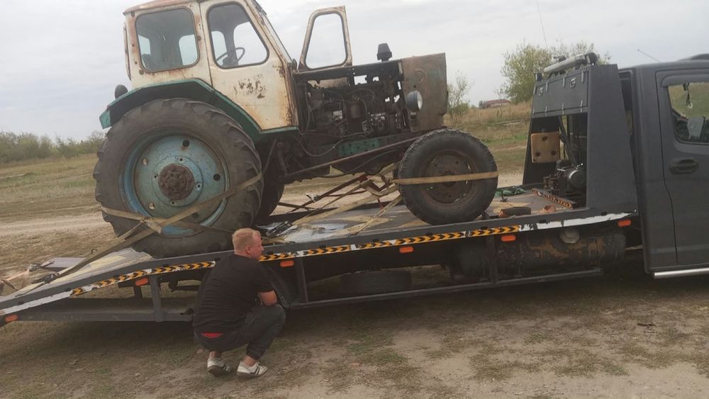 Продам трактор в полный разбор