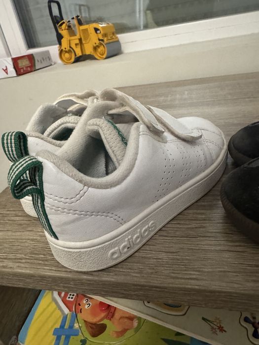 2 чифта Adidas размер 26 унисекс