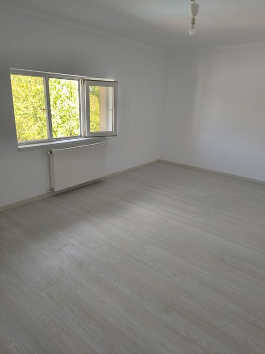 Vând 1/2 duplex in Sag