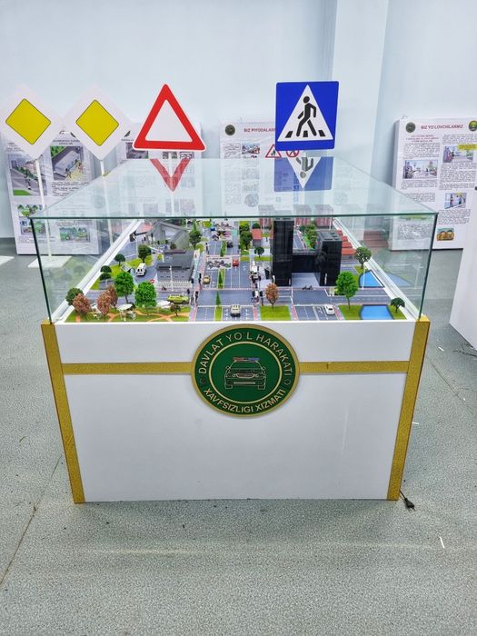 Maket yo'l harakat xavfsizligi bo'yicha turli hil yasab beramiz