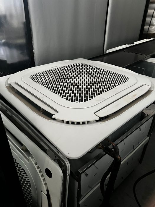 Кассетный кондиционер Midea MCD-36HRN1-R (внутренний + наружный блок)