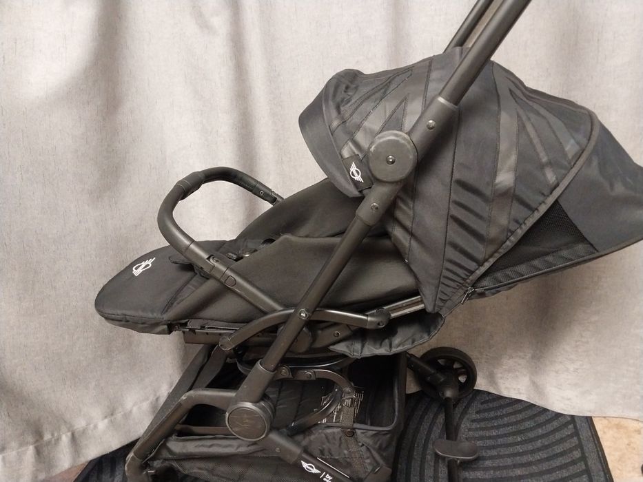 Продам прогулочную коляску Easy wolker