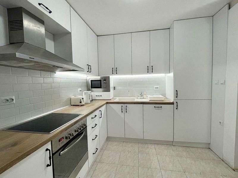 Многостаен апартамент, под наем, Център