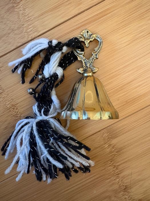 Бронзовый колокольчик