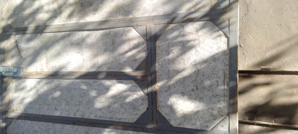 Darvoza sotiladi balandligi 330- 3 metr list- 2talik ugolnik - 6talik