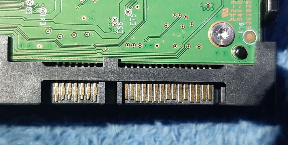 Жесткий диск WD Purple на 3 ТБ.