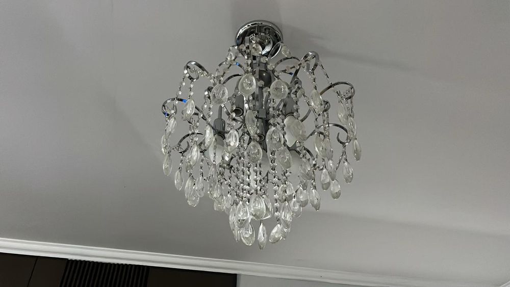 Срочно продаются люстры. 2шт