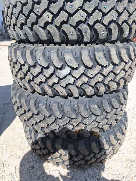 Продам шины на ниву размер R 15