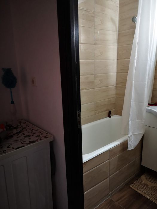 Apartment 3 camere, parter/4, zona centrala (piata/taxi)