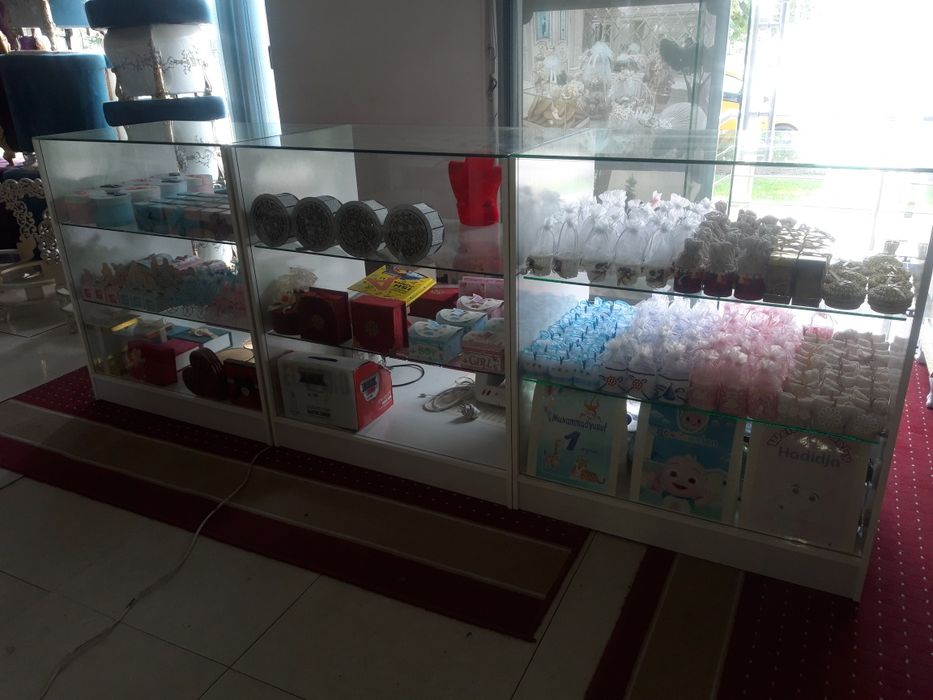 Ветрина продаётся