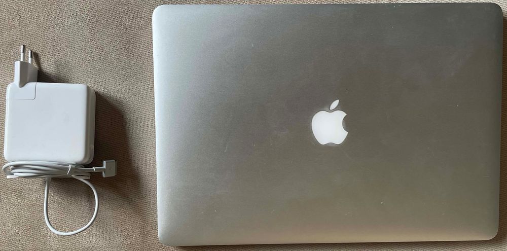 Apple MacBook Pro Retina 15-inch / Intel i7 2.5GHz Quad-Core / 1TB SSD / 16GB RAM / NVidia GT 750M 2GB VRAM