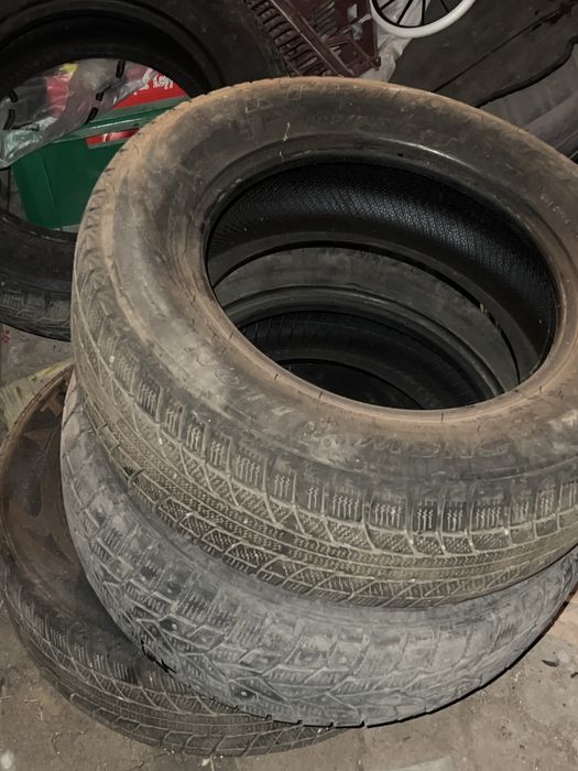 Продам комплект зимней резины