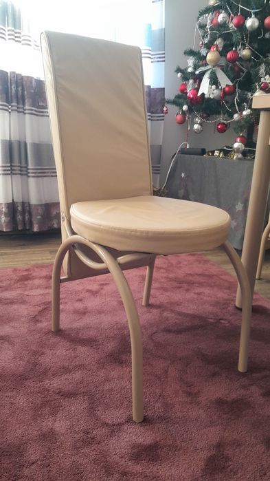 Masa extensibila de pana la 12 persoane