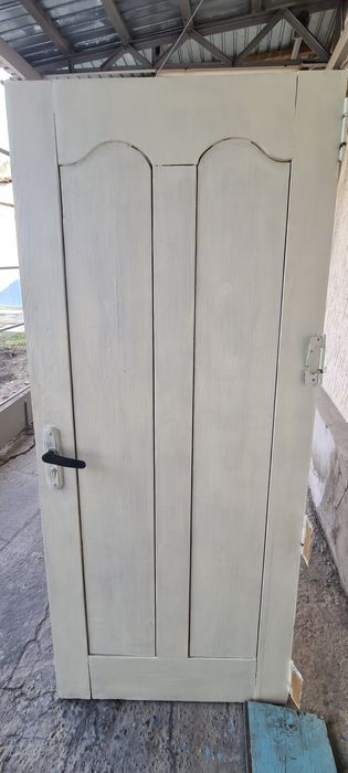 Дверь деревянная