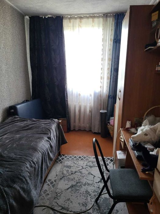 Продаётся 1/2 часть добротного дома.