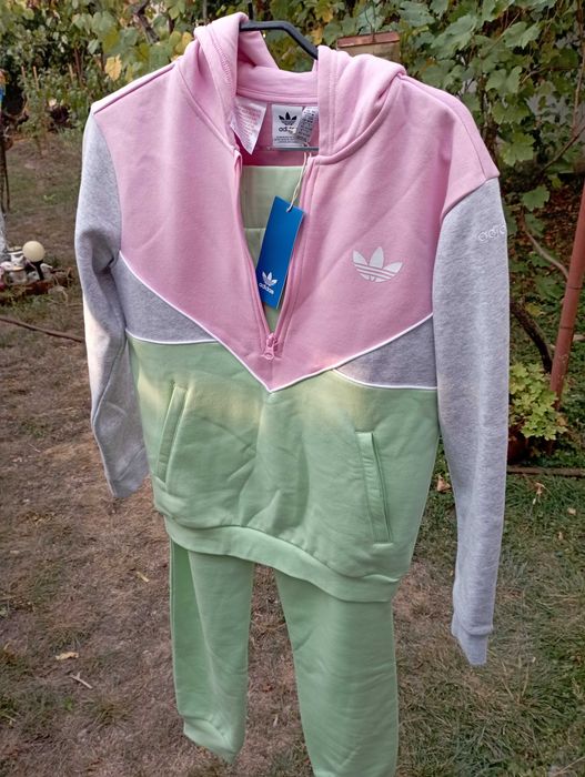 Адидас Спортни сутиени, комплекти, суетширти