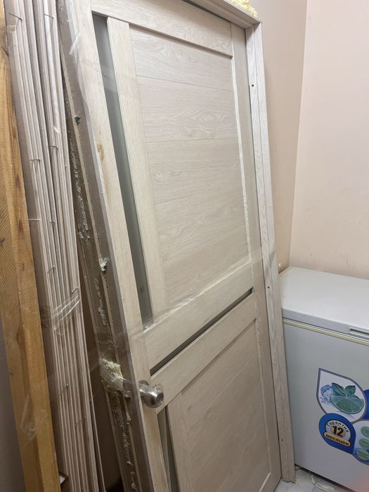 Продам межкомнатную дверь 200*90