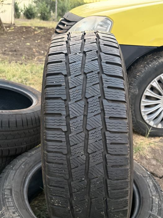 2бр. Гуми за бус Michelin 215/60/17C DOT22