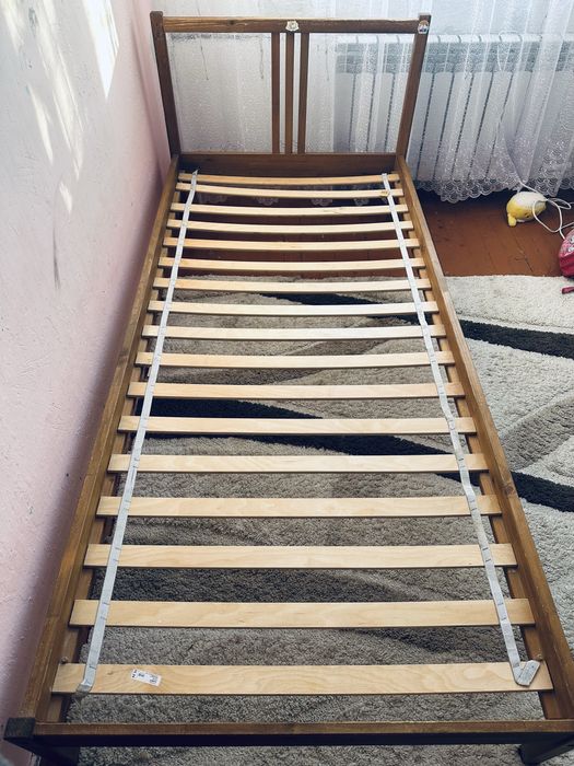 Продам кровать 90-200