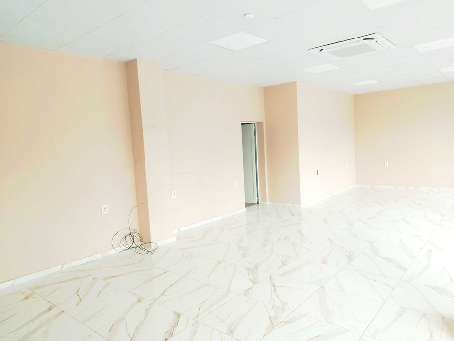 Офис/ Търговско помещение под наем