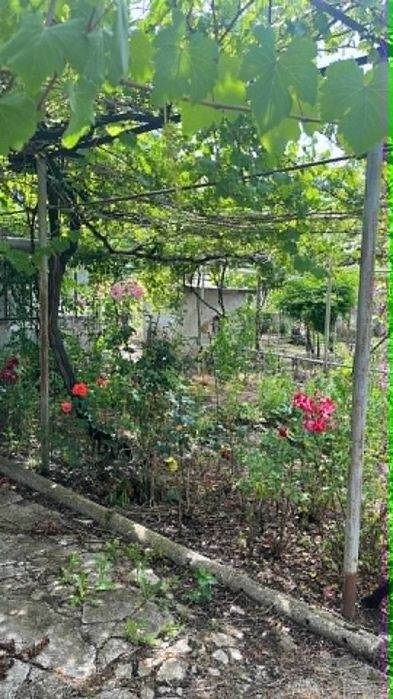 СОБСТВЕНИК ПРОДАВА Къща с гараж и дворно място – с. Християново