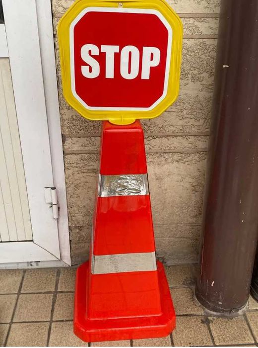 дорожный конус пластиковый